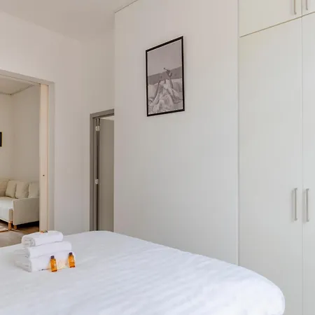 Flagey Elegant Apartment *