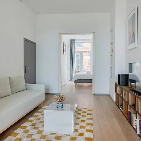 Flagey Elegant Apartment